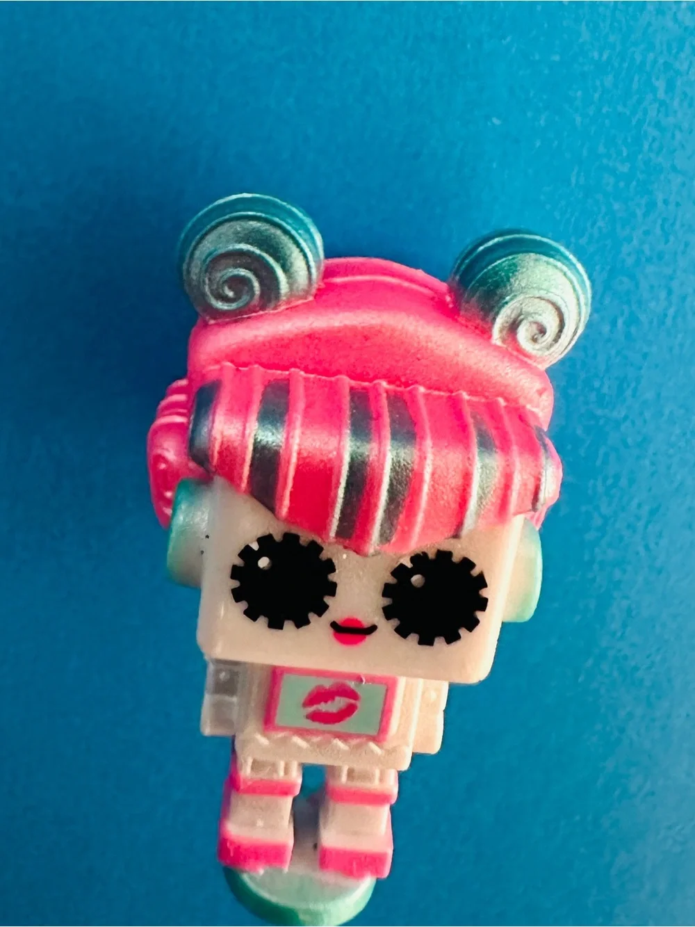 LOL Surprise Tiny Tots XOXO Kisses Pink & Teal Robot Doll Figure 1.25”